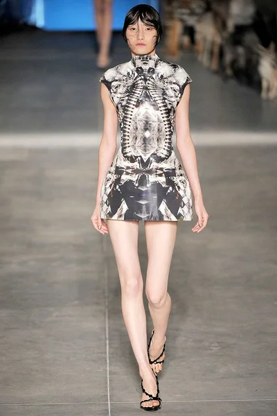 Look 32